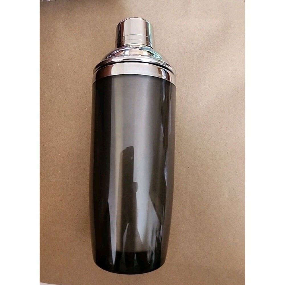 Casa Moda Cocktail Shaker Gray Exterior Stainless Steel Interior, Lid, Strainer